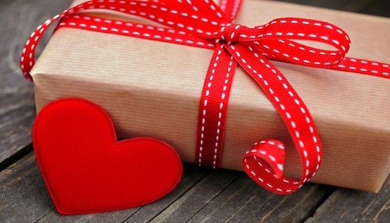 Valentines-Day-Gift-Trends-Then-and-Now.jpg